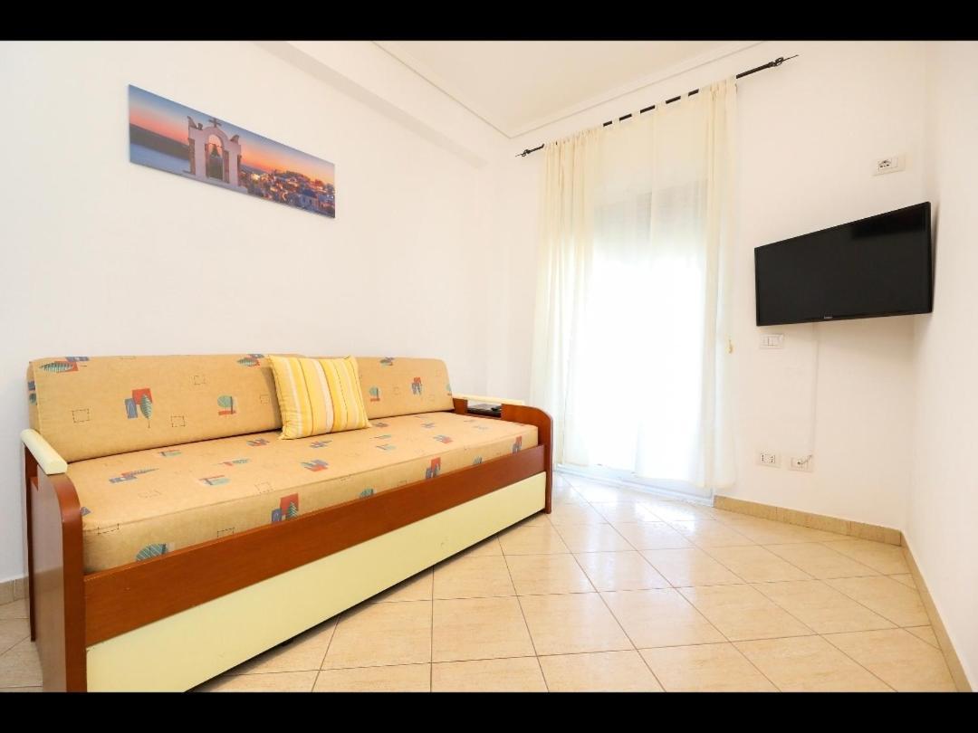 Apartments Athina Orikum Esterno foto