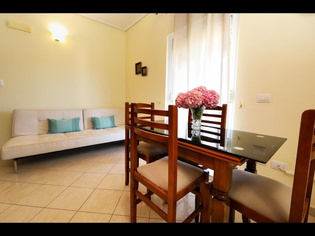 Apartments Athina Orikum Esterno foto