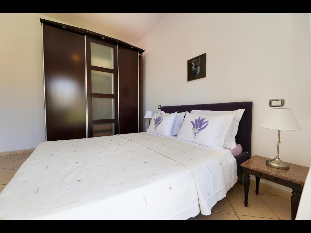 Apartments Athina Orikum Esterno foto